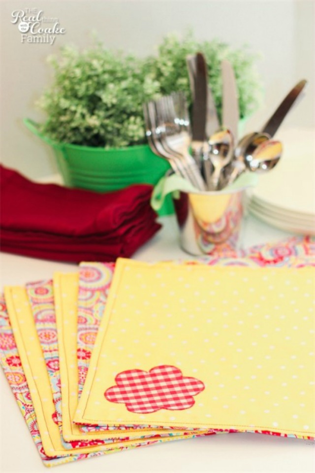 http://www.thehappyscraps.com/wp-content/uploads/2016/05/How-to-make-placemats-7-500x750.jpg