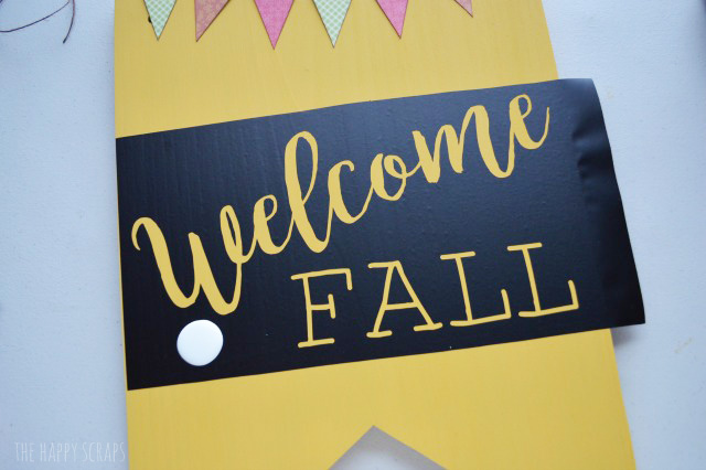 Create this Welcome Fall Front Door Decor to add to your front porch decor this Fall. It's easy to make and looks great on the door too!