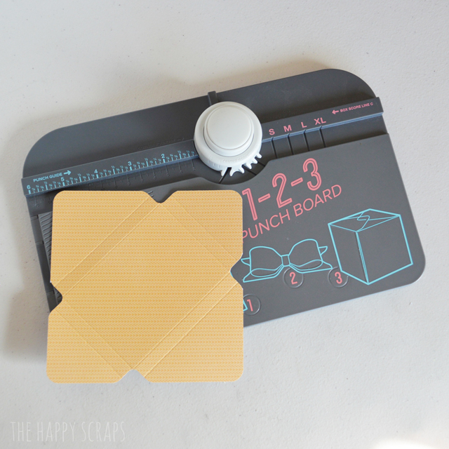 Creating a small Thanksgiving Host Gift is easy. Get their favorite gift card and include in inside this cute little box envelope!
