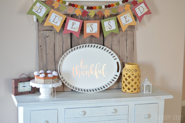 You won't believe how easy this Be Thankful Tray is to put together. Grab a tray and a few supplies and you'll have this Thanksgiving tray done in no time!
