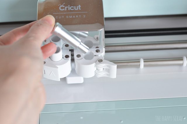 Have you ever wondered How To Change Your Cricut Explore Blade? I'm showing you just how easy it is. I've got the tutorial on the blog. 