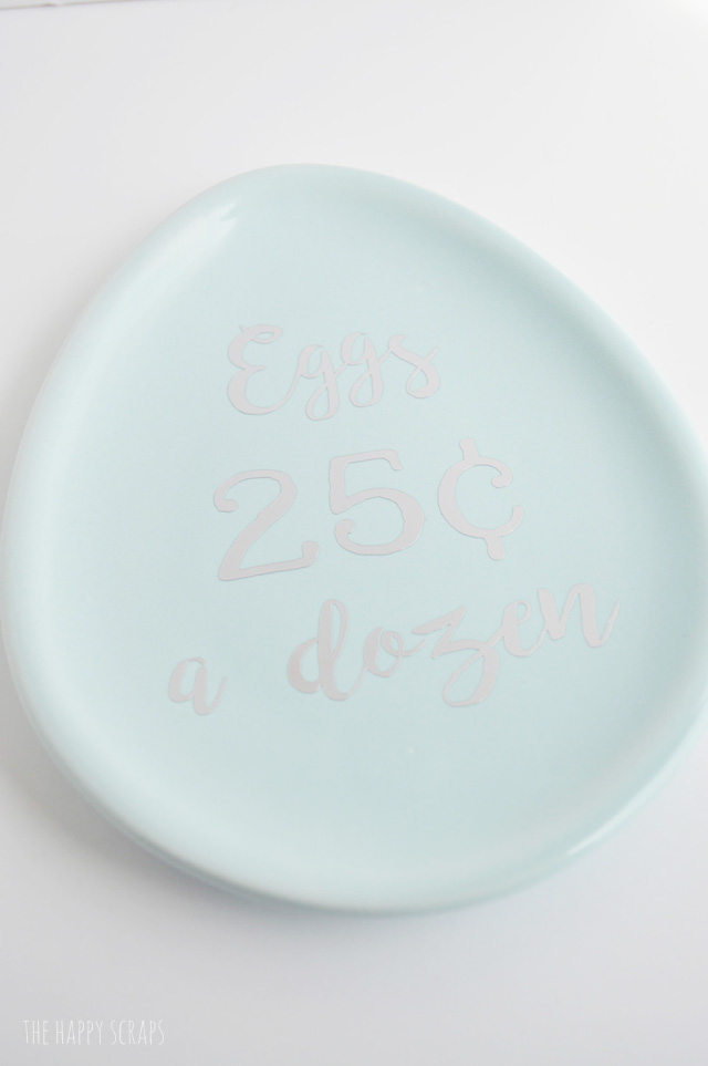 Creating these Egg Shaped Candy Dishes is easy using your Cricut Explore Air 2. I've got all the details + the cut file for you on the blog. 