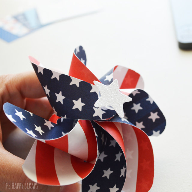This Red, White & Blue Paper Pinwheel Decor is simple to put together, and makes for cute decor for Independence Day. Make one today! 
