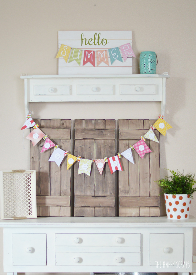 Make sure you have some fun this summer with this Summer Fun Banner! It's simple and quick to put together. Get the details for making it on the blog. 