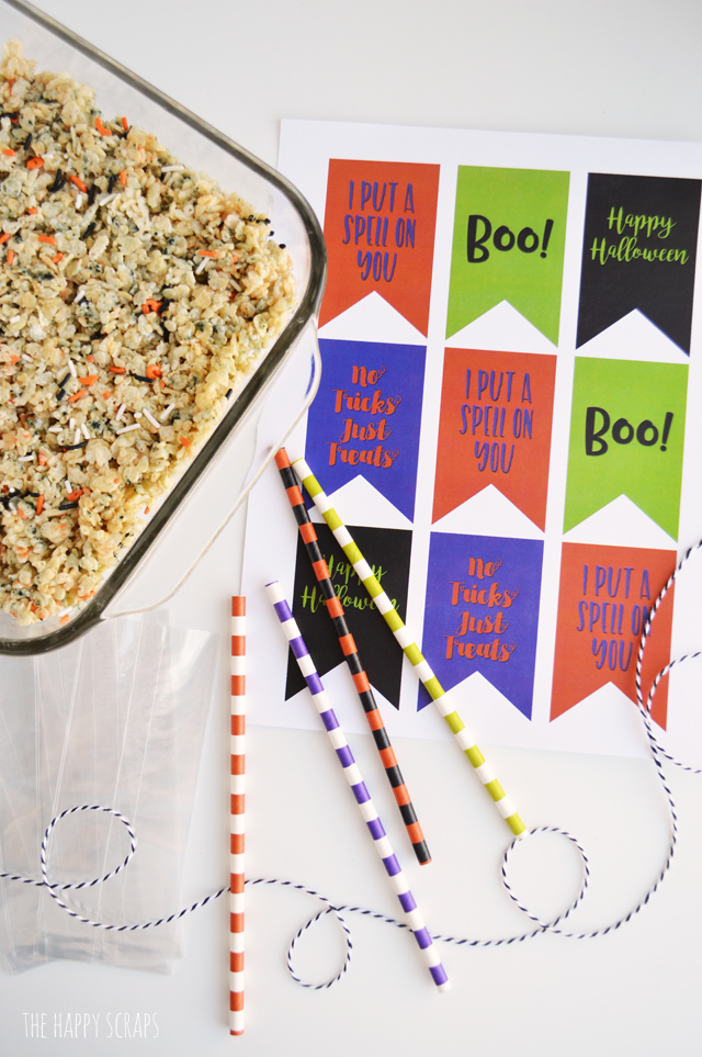 Need a quick Halloween treat to give to a friend? Put together some of these Halloween Treats with Printable Tags and give them to friends and neighbors. 