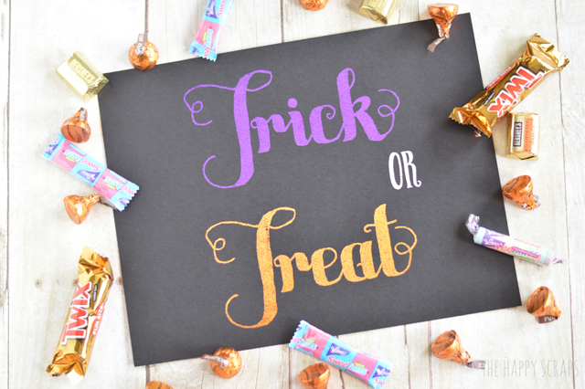 Need a quick Halloween treat to give to a friend? Put together some of these Halloween Treats with Printable Tags and give them to friends and neighbors. 