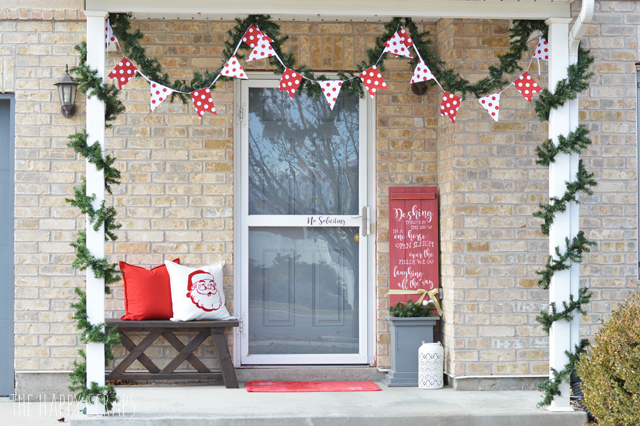 Looking for a fun holiday project? Put together this DIY Christmas Front Porch Banner to add to your front porch this holiday season.