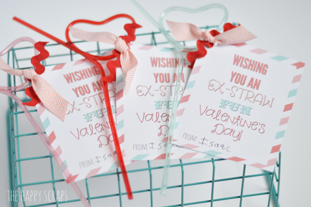 This Ex-Straw Fun Classroom Valentine is simple and fun to put together. I've got the printable for you on the blog. Just grab some crazy straws and attach the fun card and you'll be ready for Valentine's day. 