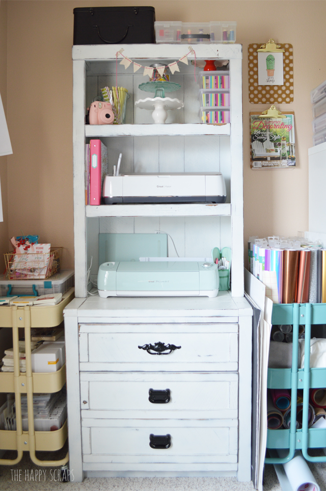 There are so many things that go into creating a Cute & Functional Craft Room on a Budget. Today I'm sharing my craft room and sharing how I was able to do it on a tight budget. 