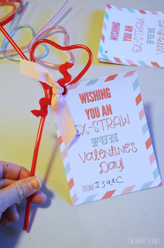 This Ex-Straw Fun Classroom Valentine is simple and fun to put together. I've got the printable for you on the blog. Just grab some crazy straws and attach the fun card and you'll be ready for Valentine's day. 