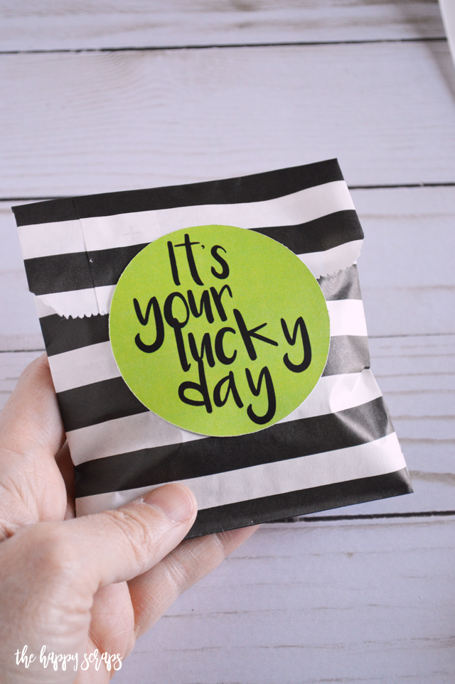 This It's Your Lucky Day St. Patrick's Day Printable Tag is the perfect little gift to give your kids for St. Patrick's Day. It goes together SO quickly and the kids are sure to love it! 