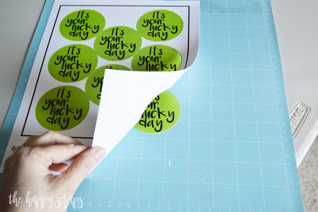 This It's Your Lucky Day St. Patrick's Day Printable Tag is the perfect little gift to give your kids for St. Patrick's Day. It goes together SO quickly and the kids are sure to love it! 
