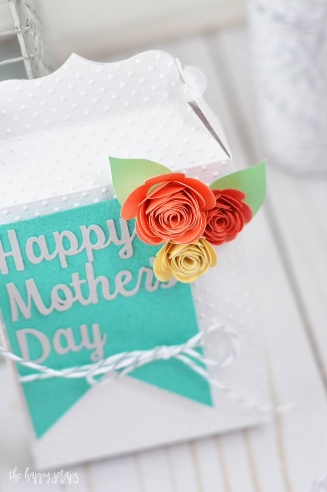 Small packages are sometimes the best packages! Mom will love receiving any gift wrapped up in this pretty Mother's Day Gift Box. Get the details for putting your own together on the blog. 
