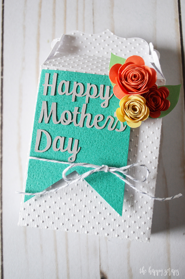 Small packages are sometimes the best packages! Mom will love receiving any gift wrapped up in this pretty Mother's Day Gift Box. Get the details for putting your own together on the blog. 