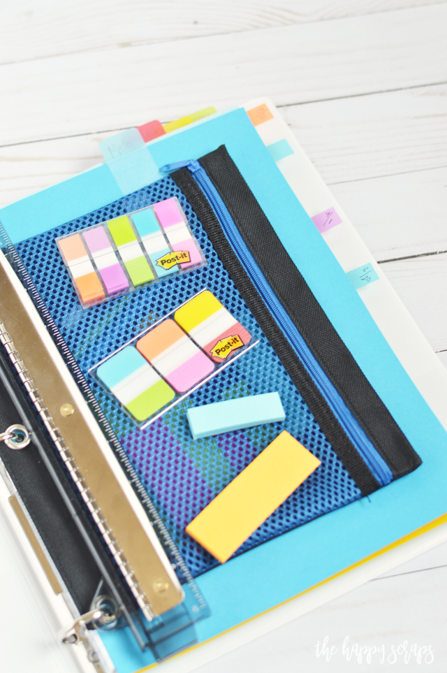 If your teenager is anything like mine, then this Simple Organization Binder is sure to help them stay organized this school year! 