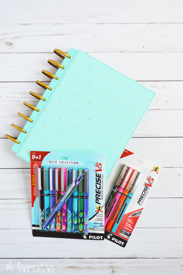 Every teacher needs the best! This Back to School Teacher Gift is just that + I'm sharing some simple tips for keeping your planner organized. 