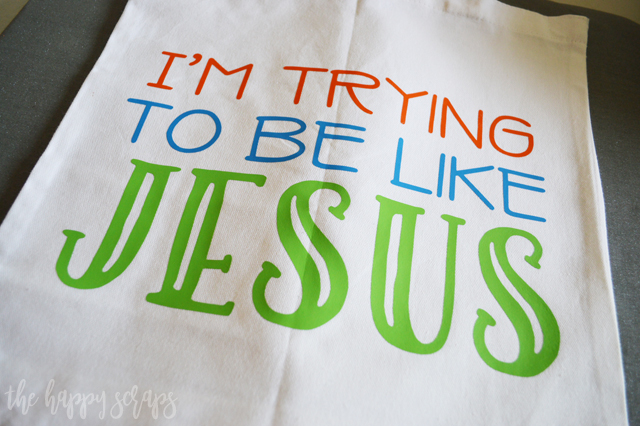 This I'm Trying to be Like Jesus Toddler Church Tote is perfect for carrying snacks + activities to church to keep little ones quiet. Tutorial on the blog.