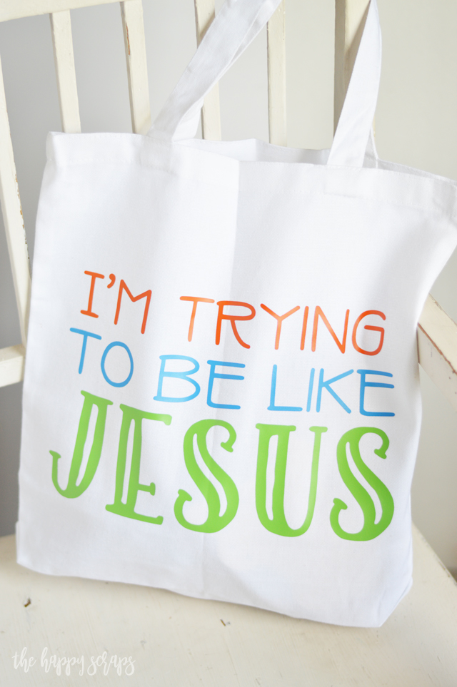 This I'm Trying to be Like Jesus Toddler Church Tote is perfect for carrying snacks + activities to church to keep little ones quiet. Tutorial on the blog.