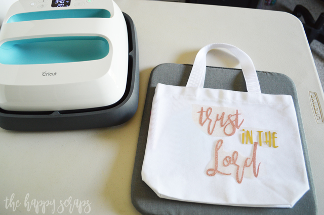 Now that I have a notebook for church, I knew I needed a bag to carry it in. This Trust in the Lord Mini Church Tote is perfect for my notebook and pens. 