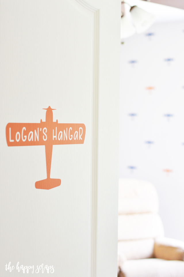 This simple Airplane Decal for Toddler Bedroom Door is a super quick and easy project that is sure to make your toddler smile.