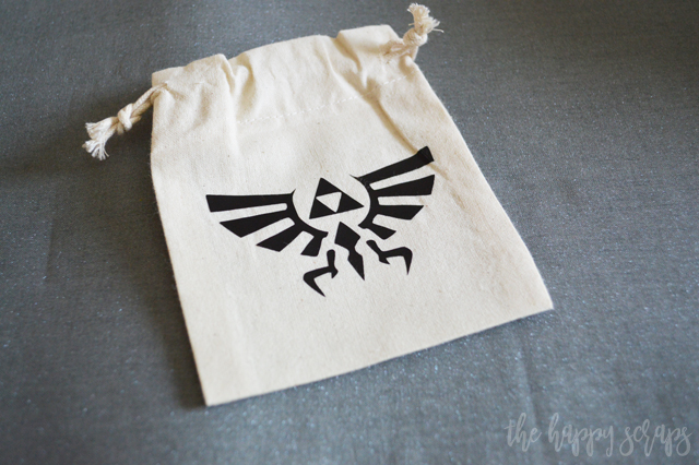 This Dungeons & Dragons Dice Bag is super simple and fast to make! Get all the details in the post. It would make a great gift as well! 