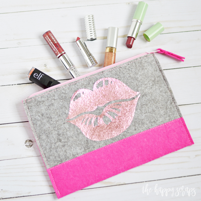 This Easy Lipstick Pouch is a quick project and perfect for keeping your lipstick and gloss in. Get the details for it on the blog. 