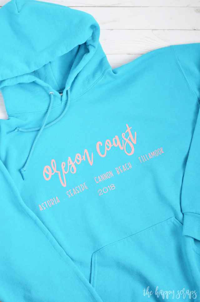 If you've never been to the Oregon Coast, you should go! Then you can come home and make your own Oregon Coast DIY Sweatshirt! 
