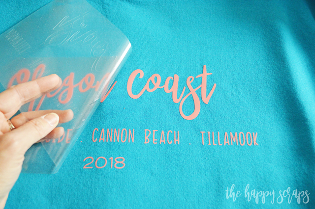 If you've never been to the Oregon Coast, you should go! Then you can come home and make your own Oregon Coast DIY Sweatshirt! 