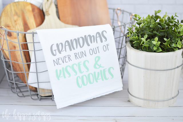 This Grandmas Kitchen Towel - Mother's Day Gift Idea is such a quick and easy project that grandma is sure to love!