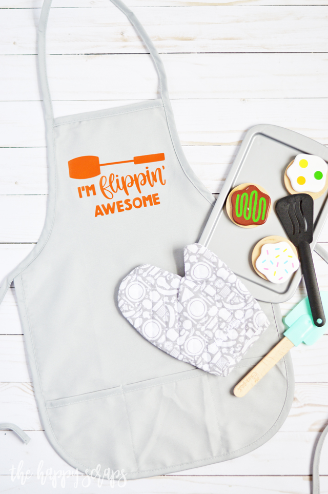 The kids will love helping out in the kitchen when they have their very own I'm Flippin' Awesome Kids Apron to wear! All the details are on the blog! 