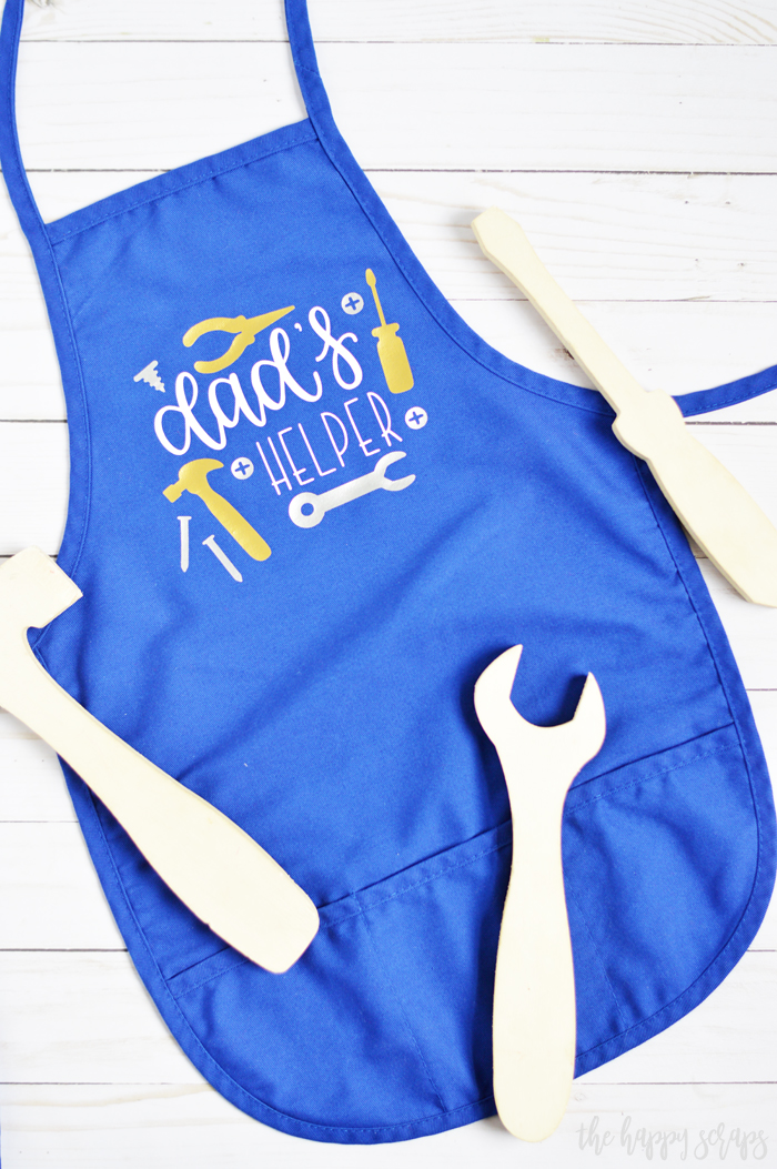You can have this Dad's Helper Kids Tool Apron put together in just a few minutes and it will make the toddler and the dad smile. Details on the blog. 