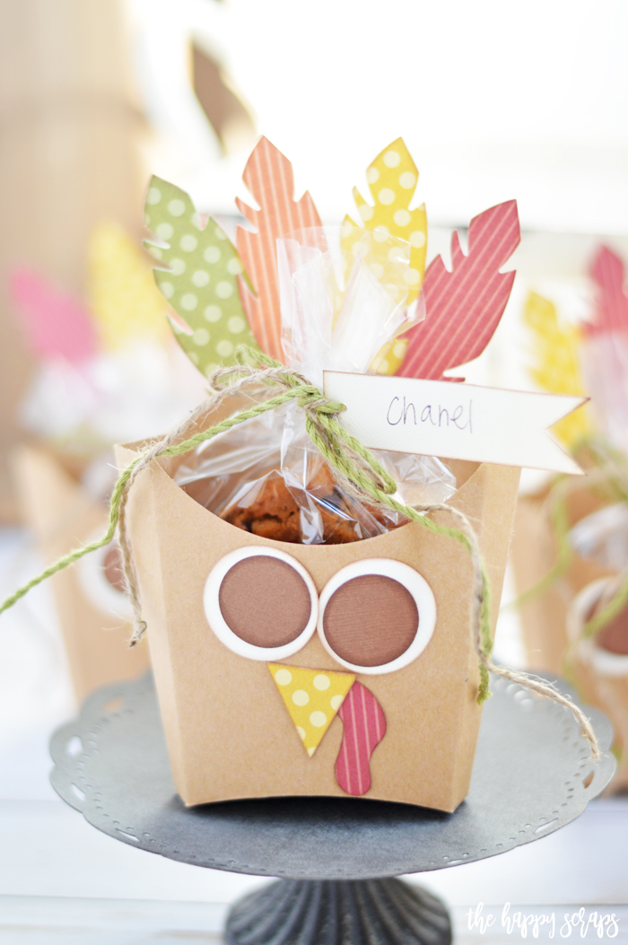 This Fry Box Turkey - Thanksgiving Favor is the perfect gift for ministering or you can use it for Thanksgiving day as a favor for guests.