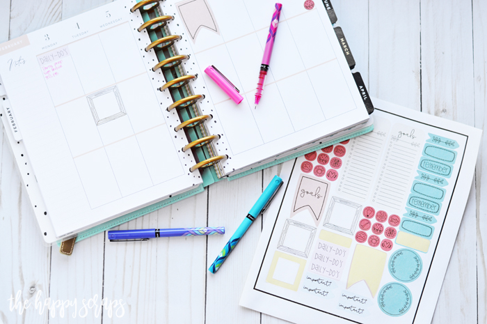 These Cricut Print then Cut Happy Planner Stickers are just what your planner needs! Grab the printable Design Space file and add these to your planner! 