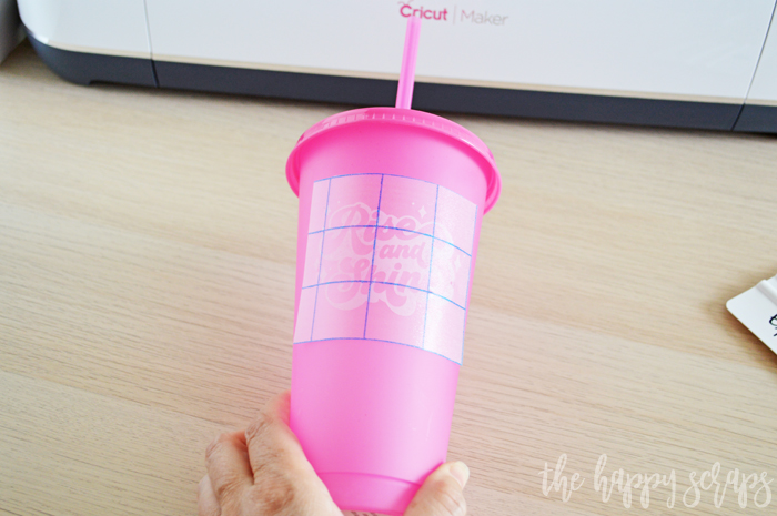 Create this fun Color Changing Vinyl on Color Changing Cup project in just a few easy steps! It's magical to watch the colors change! 