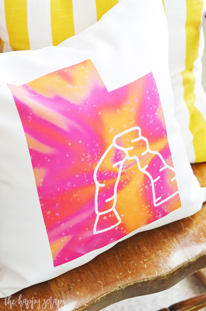 Using the new Infusible Ink Pillow Cover, you can create amazing and vibrant throw pillows for your home! What kind of pillow will you create first? 